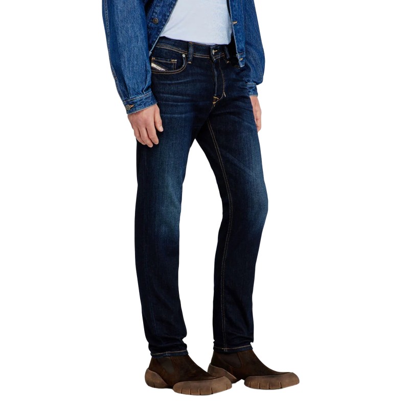 Diesel Jeans 1986 Larkee-Beex L.32 Regular-Blue Diesel Jeans 1986 Larkee-Beex L.32 Regular-Blue