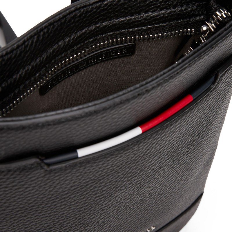 Tommy Hilfiger Bag Crossbody Metal Logo Pebble Grain-Black