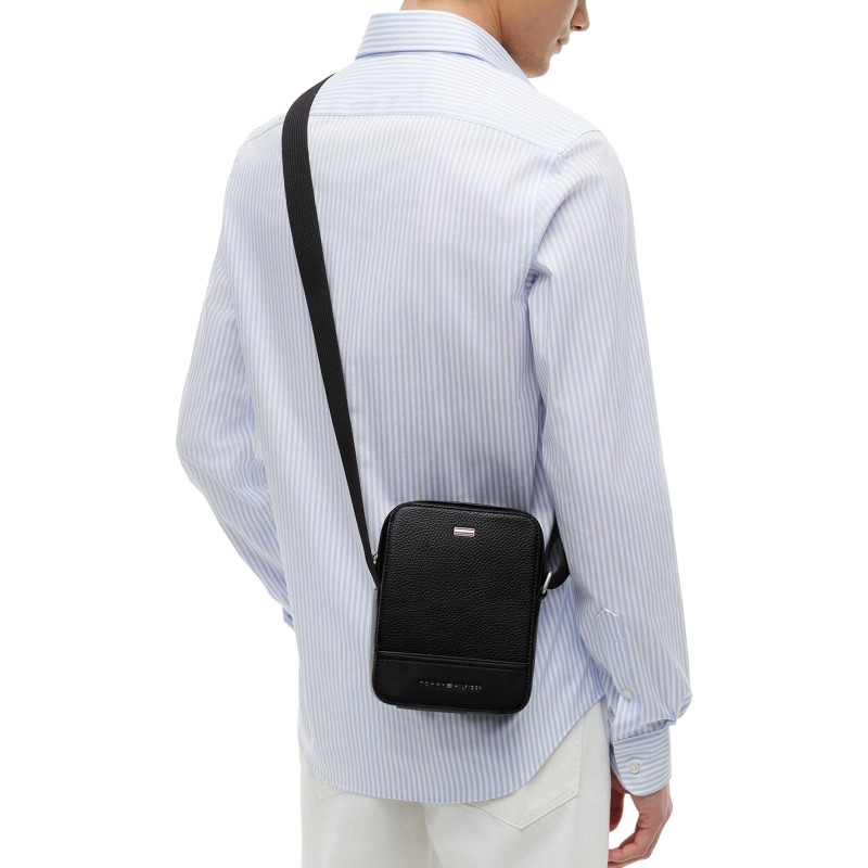 Tommy Hilfiger Bag Reporter TH Central Mini-Black Tommy Hilfiger Bag Reporter TH Central Mini-Black