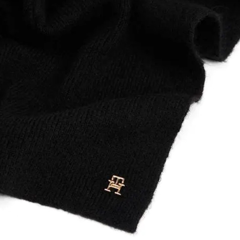 Tommy Hilfiger Scarf Fluffy Knitted With Cable Chic Pattern-Black