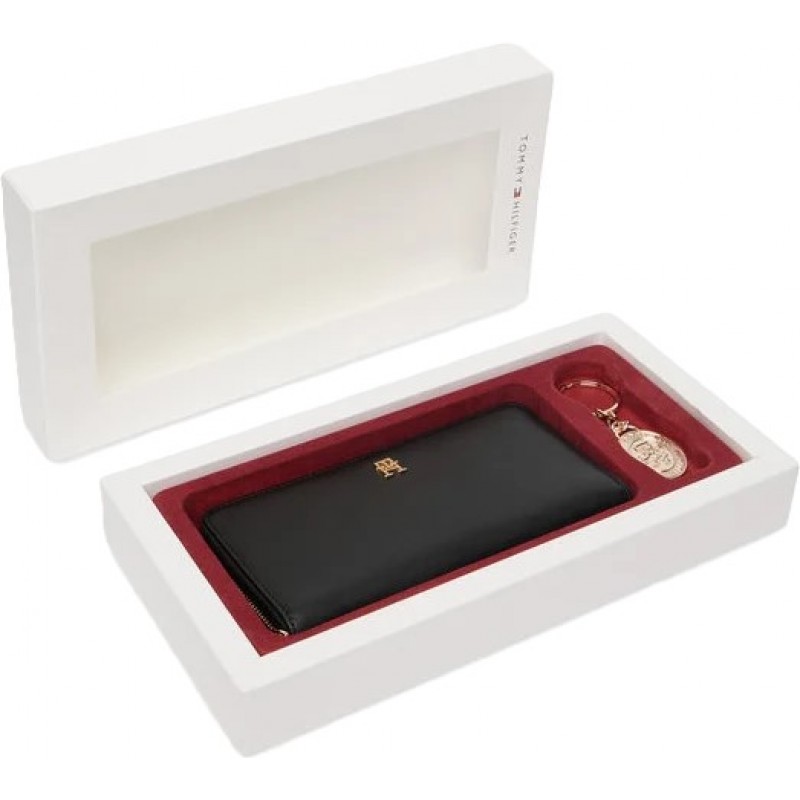Tommy Hilfiger Large Wallet TH Gifting With Charm-Black
