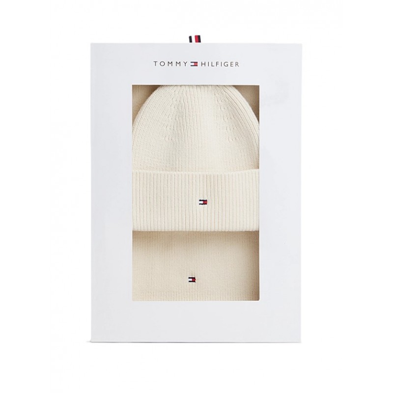 Tommy Hilfiger Beanie & Scarf TH Flag Gift Box-Soft Cream Tommy Hilfiger Beanie & Scarf TH Flag Gift Box-Soft Cream