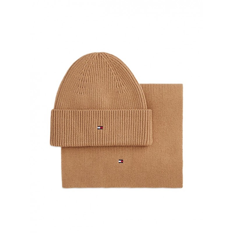 Tommy Hilfiger Beanie & Scarf TH Flag Gift Box-Safari Canvas Tommy Hilfiger Beanie & Scarf TH Flag Gift Box-Safari Canvas