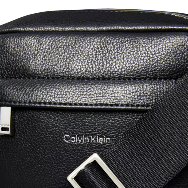 Calvin Klein Reporter Bag Raised-Black