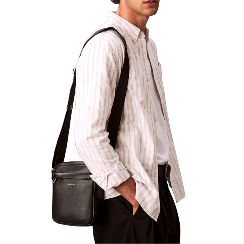 Calvin Klein Reporter Bag Raised-Black