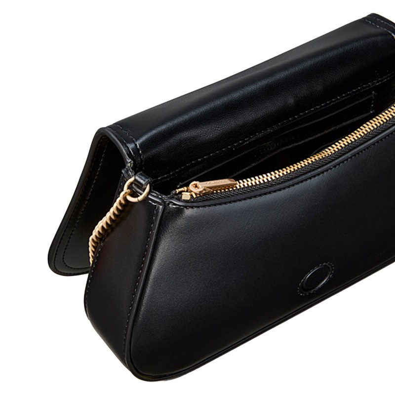 Calvin Klein Bag Curved Wallet With Chain Strap-Black