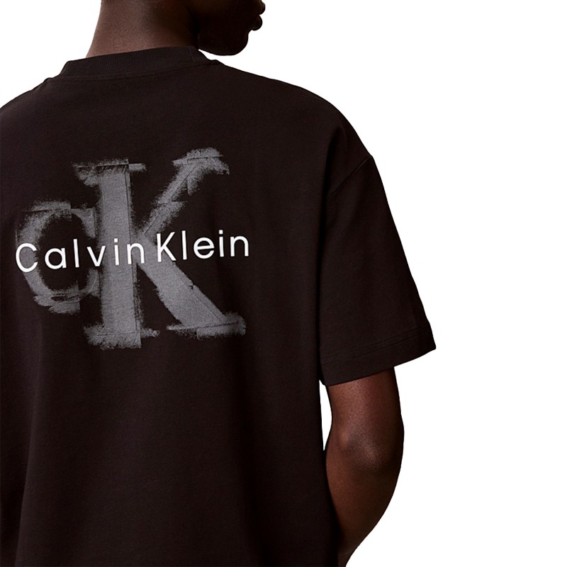 Calvin Klein T-Shirt Oversized Embossed Logo-Black Calvin Klein T-Shirt Oversized Embossed Logo-Black