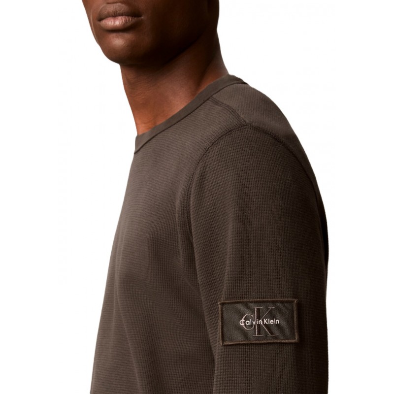 Calvin Klein T-Shirt LS Waffle Badge Crewneck-Pirate Black Calvin Klein T-Shirt LS Waffle Badge Crewneck-Pirate Black